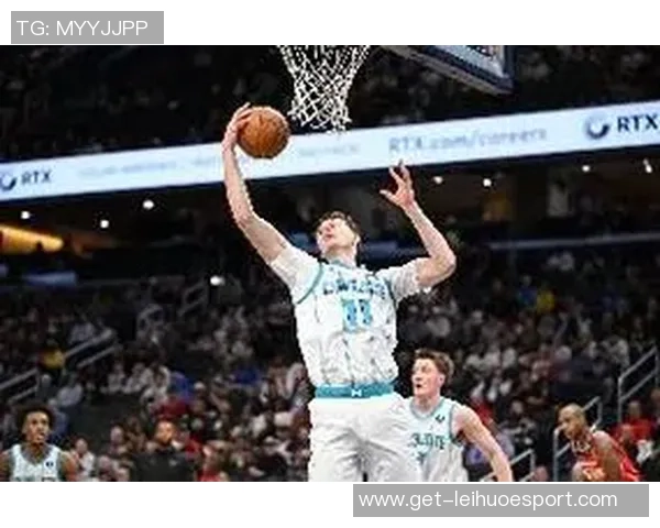 卡尔克布伦纳半场完美表现6中6轻松砍下13分4板1断1帽0失误